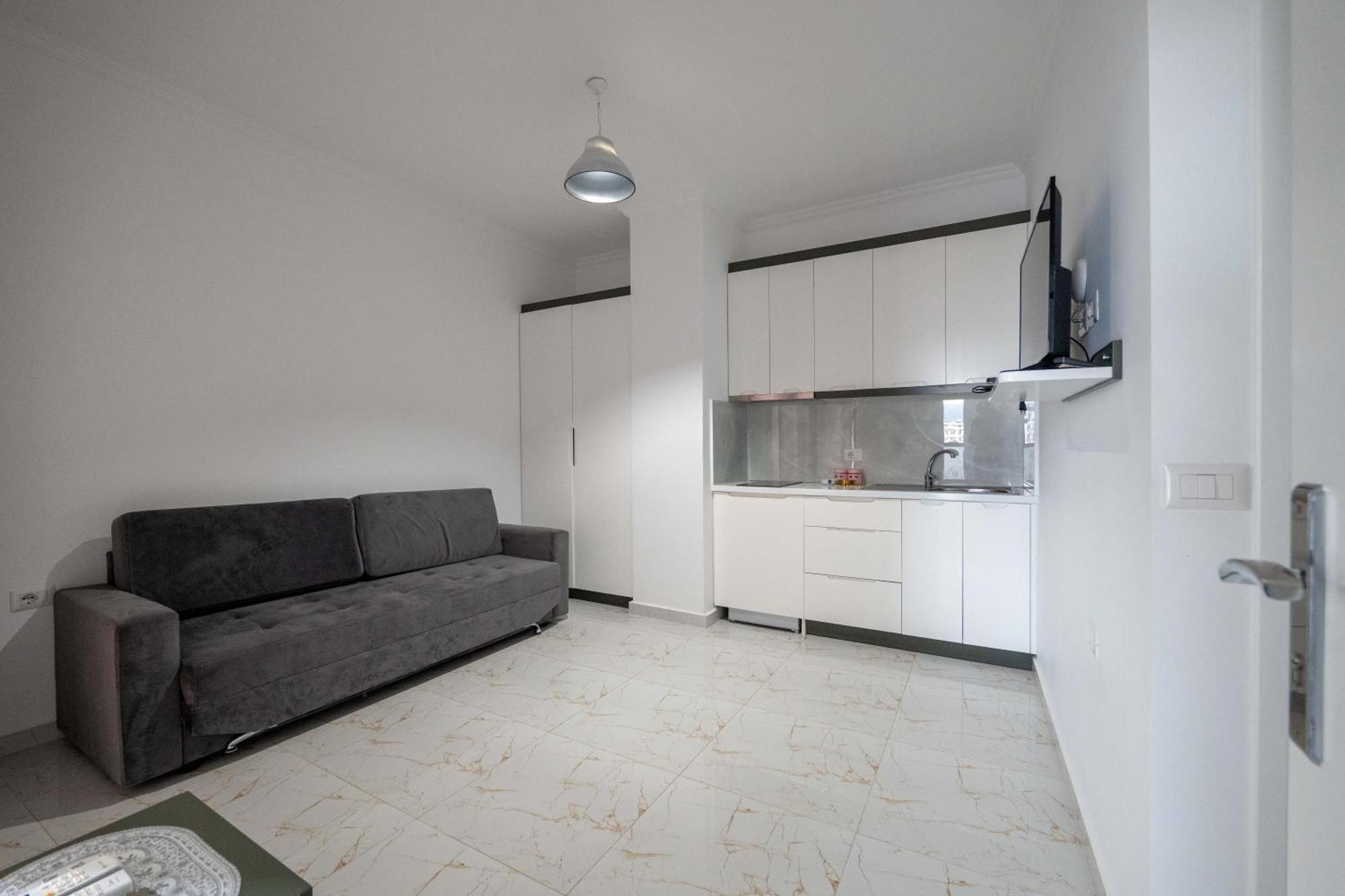 Apartament Irdi *