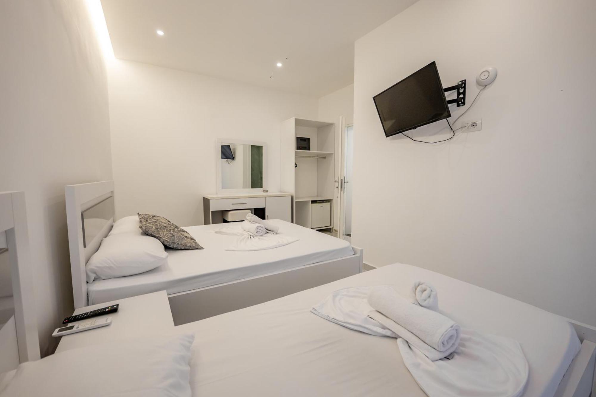 Apartament Irdi *